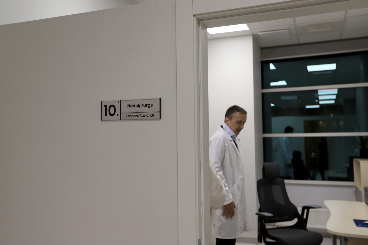 Neiroķirurgs Kaspars Auslands neiromed astra neiroklinika (15)