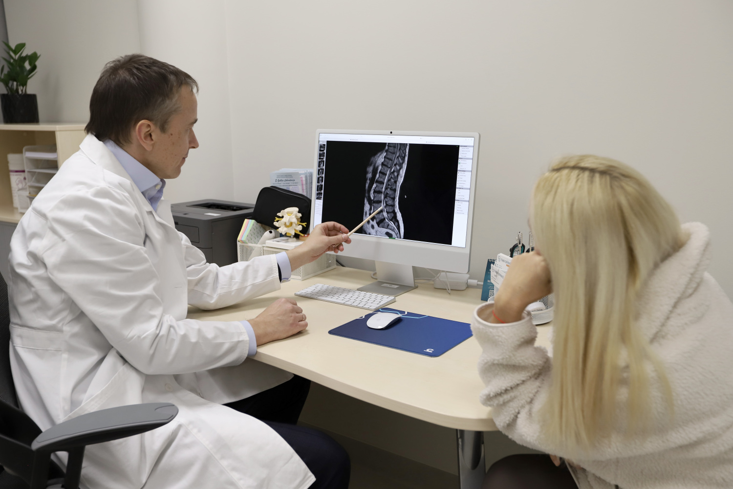 Neiroķirurgs Kaspars Auslands neiromed astra neiroklinika (15)