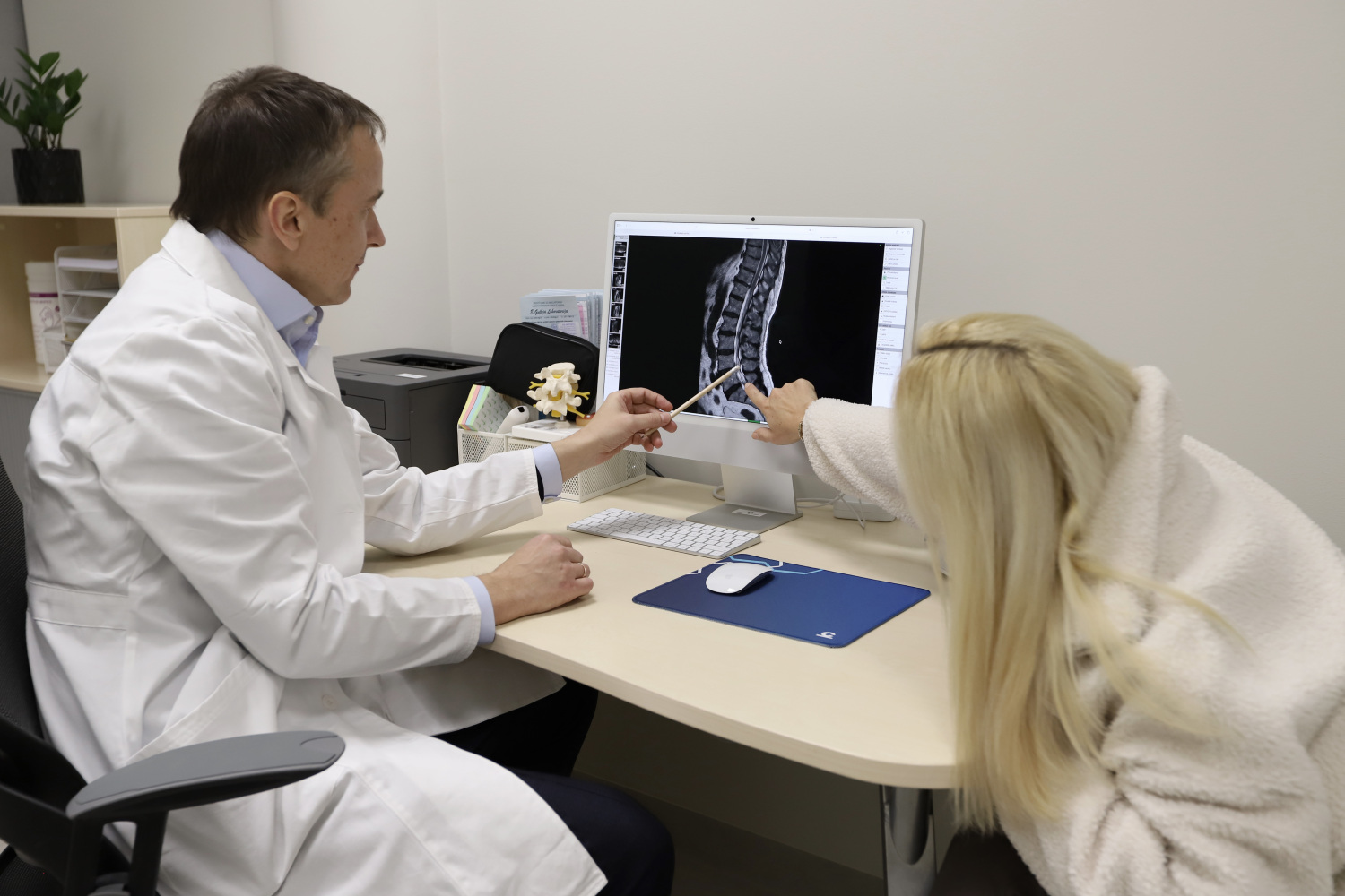 Neiroķirurgs Kaspars Auslands neiromed astra neiroklinika (15)